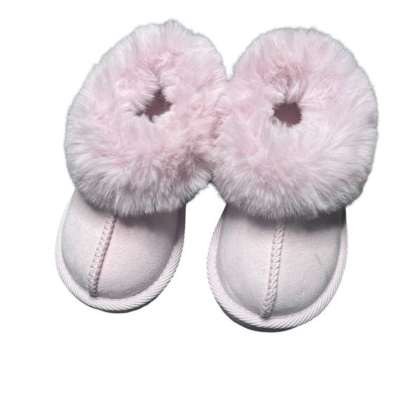 Cat & Jack Other - CAT & JACK Toddler Piper Faux Fur Cuff Clog Slippers Pink 6